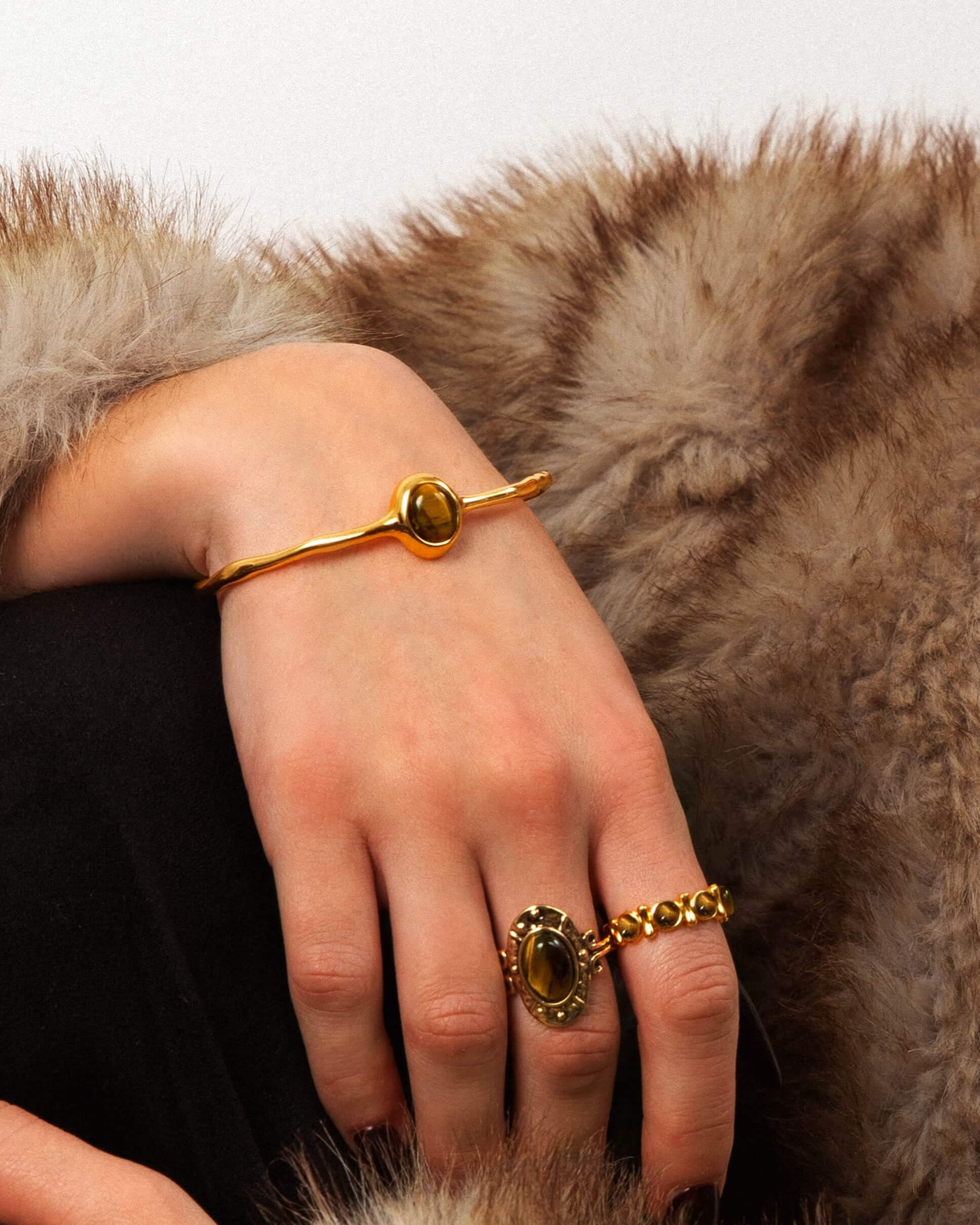 Tiger's Eye Aurora Bangle