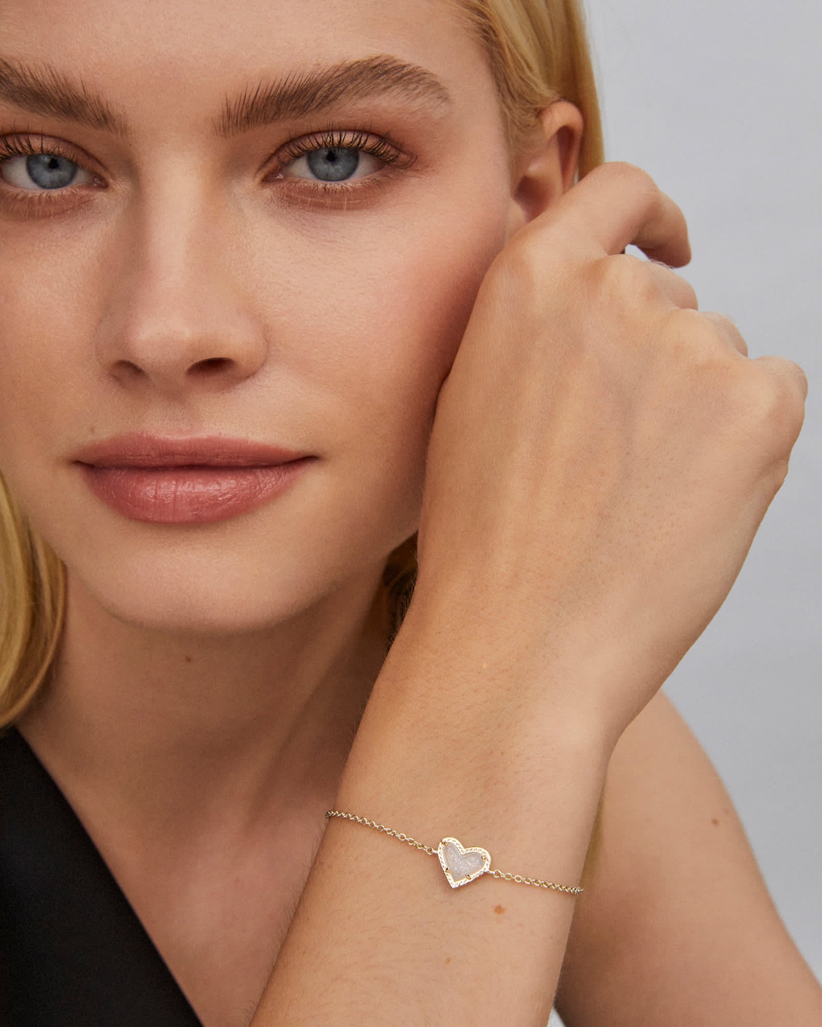 Ari Heart Gold Chain Bracelet in Iridescent Drusy