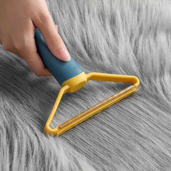 Fami Petcare Furniture Brush